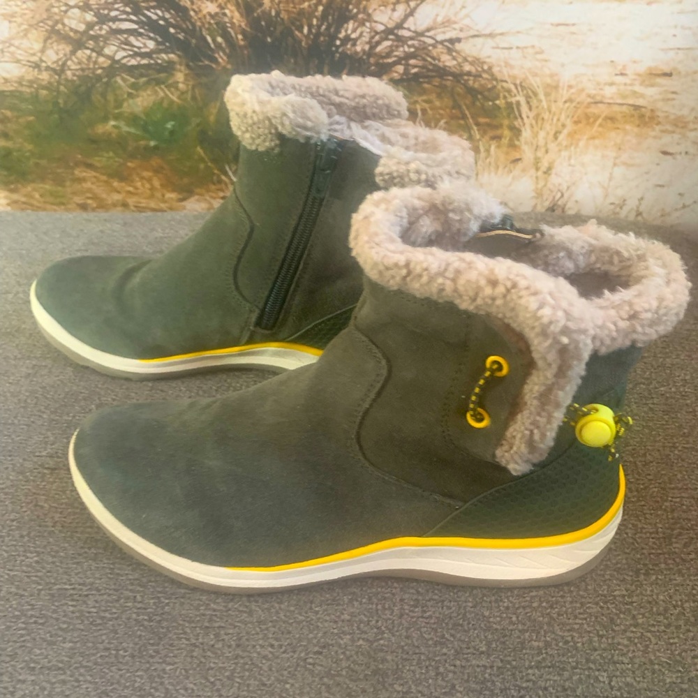 BareTraps Dark Green Winter Boots with Yellow Accents